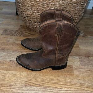 Size 1 youth Justin boots